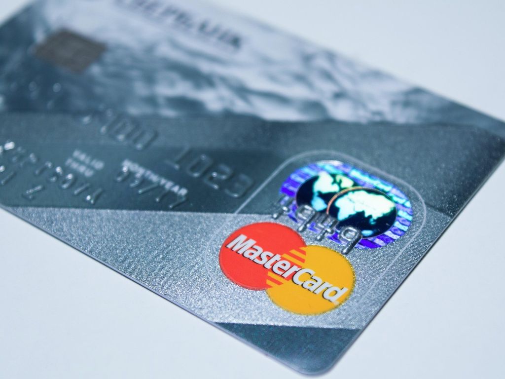 stablecoin card global acceptance
